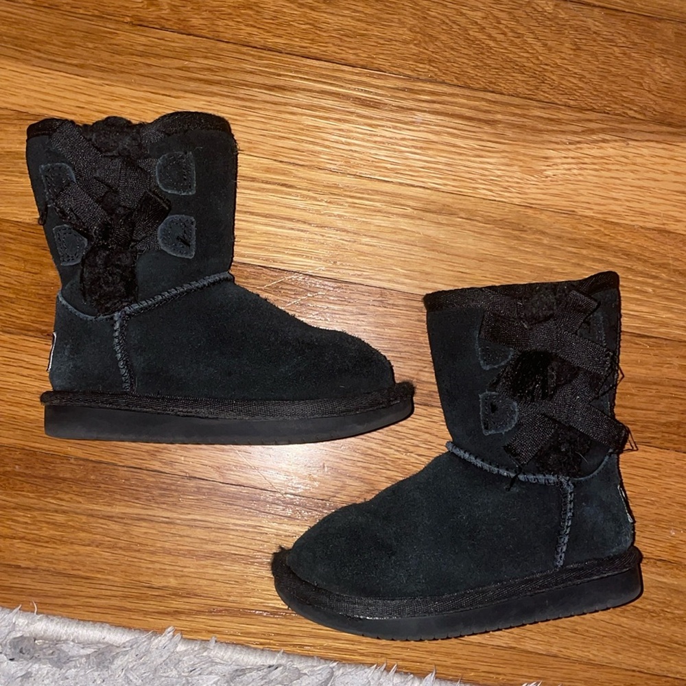 Koolaburra 7T boots